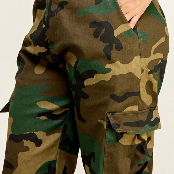 #02 Camo Cargo Joggers - Picture 4 of 6